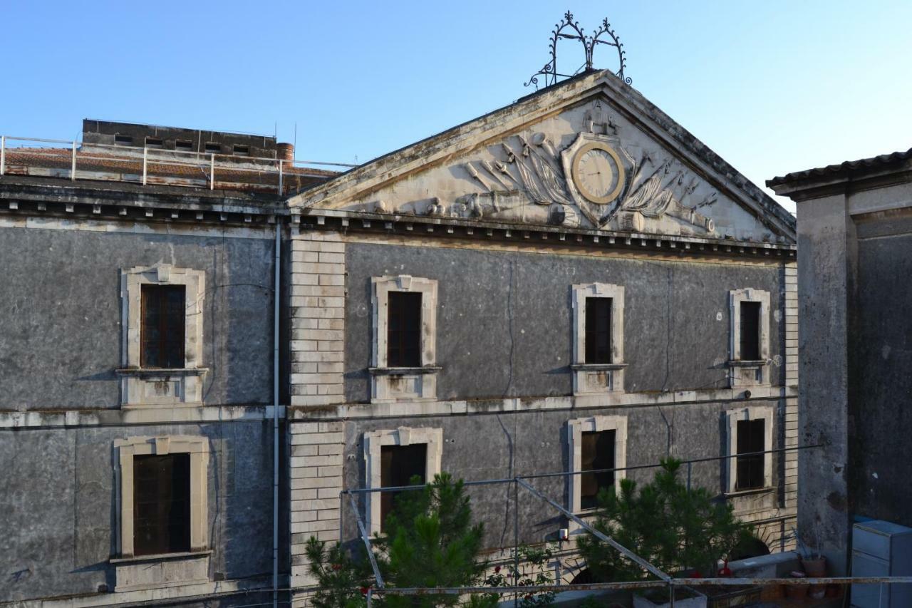 Chez Amelie & Jean-Louis Apartment Catania Exterior photo